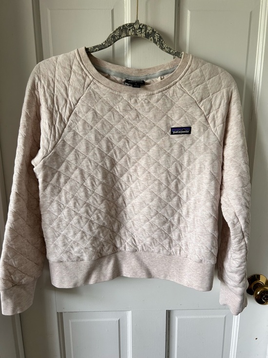 Patagonia Tops - Patagonia Quilted Crewneck Sweatshirt in Pale Pink